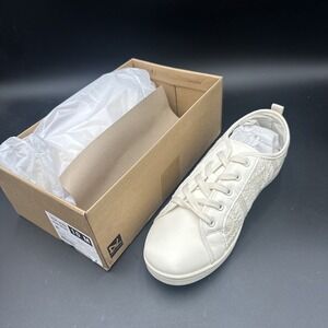 Dirty Laundry Crochet Cream Sneaker Sz 10 Medium Women's